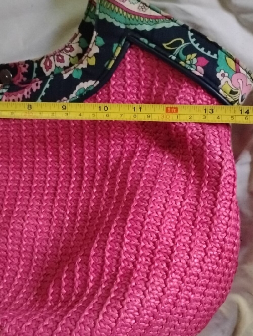 Vera Bradley Large Pink Woven Tote with Navy Handles and Patterned Trim - Picture 6 of 9